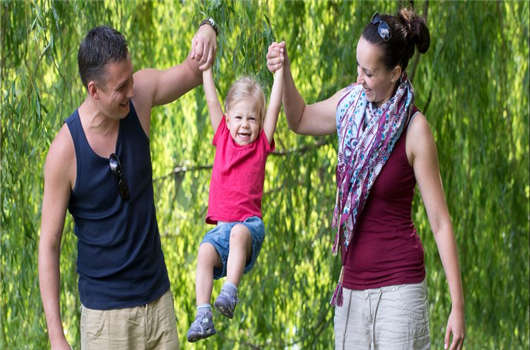 德國(guó)育兒補(bǔ)貼居高不下，為什么德國(guó)女性卻不肯生孩子？